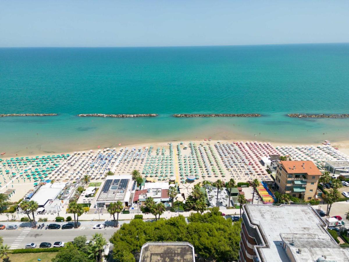 Hotel Velia Grottammare Exterior photo