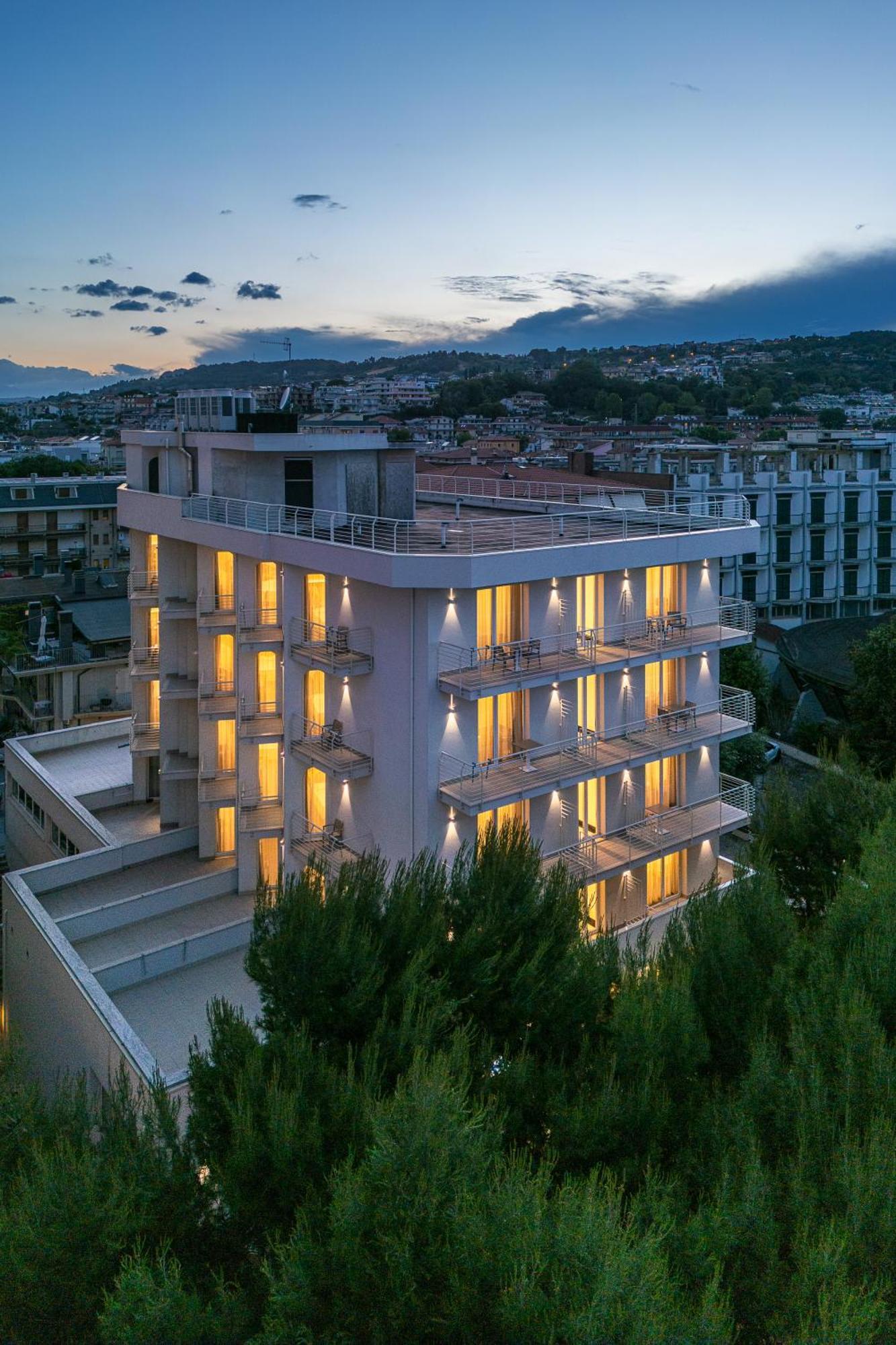 Hotel Velia Grottammare Exterior photo