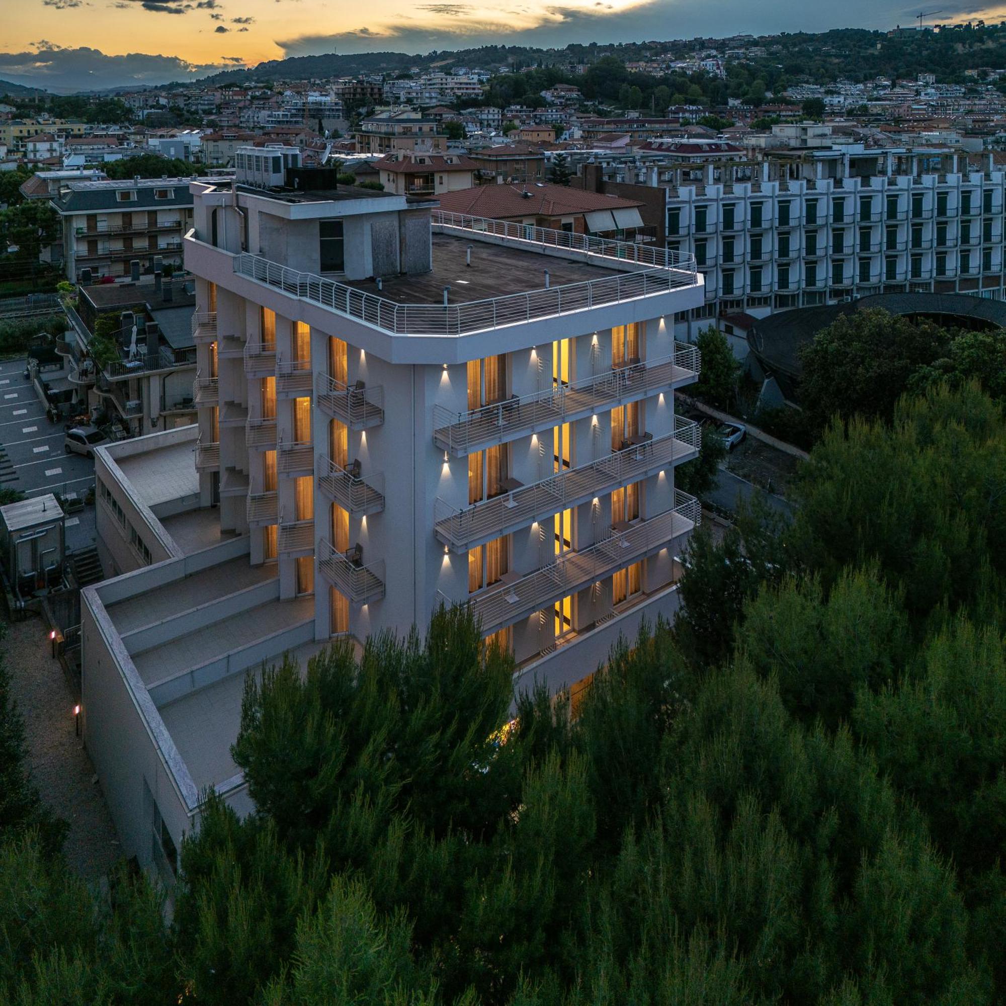 Hotel Velia Grottammare Exterior photo